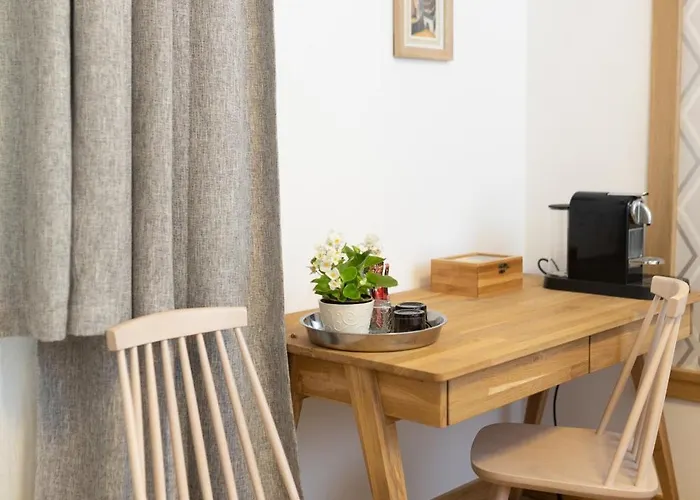 招待所 Luxury 12-2 4*